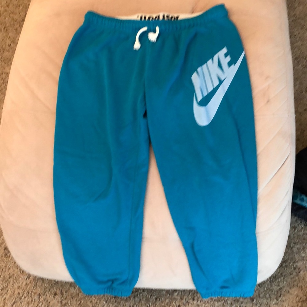 Women’s Nike sweat pants